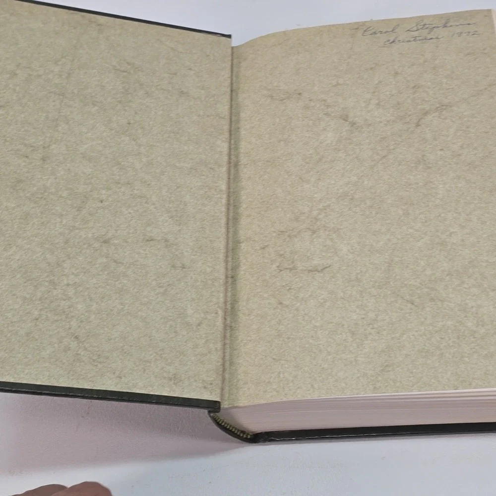 The‎ Living Bible Paraphrased Tyndale Hardcover